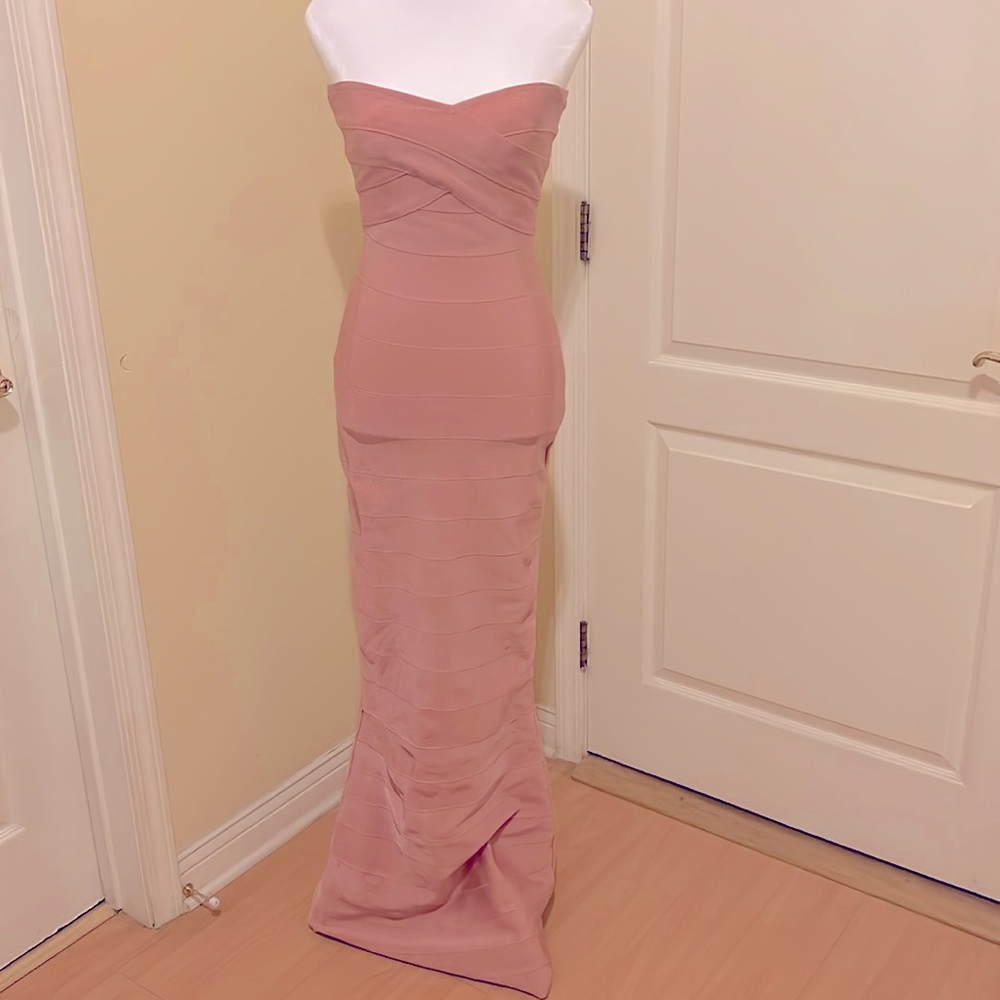 Pink and sexy form-fitting dress!